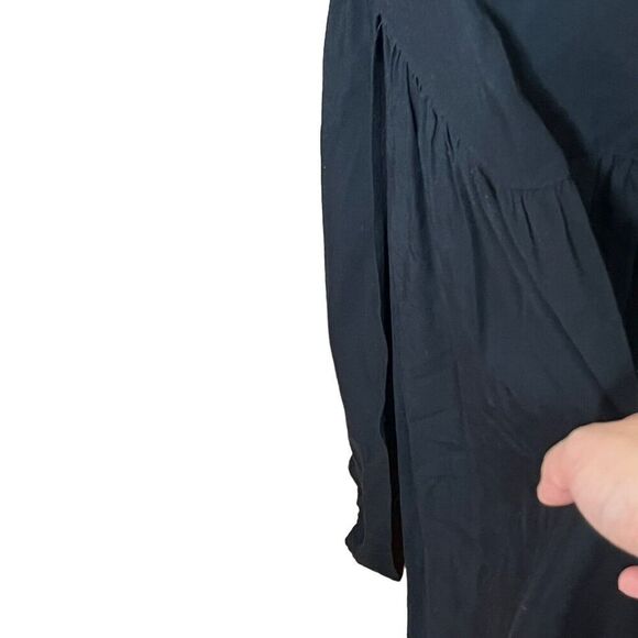 Welcome to my closet!This item has sold. - Picture 6 of 10